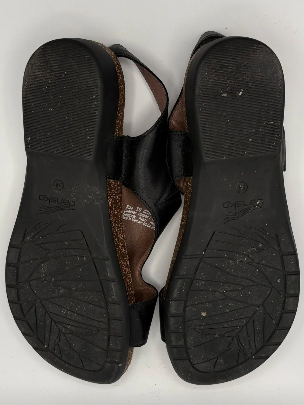Dansko Reece Sandal Womens Size 8.5 Black Leather Thong Wedge Sandals Comfort